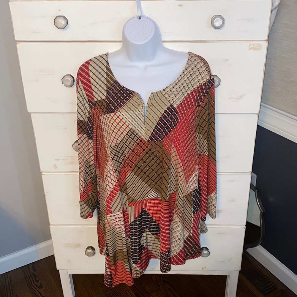 😍Dressy blouse. Flowy and beautiful.
